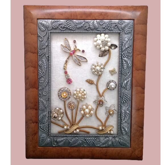 Whimsical Floral Jewelry Art Hand Crafted Vintage Pearls Gold Pink Dragonfly NEW - Picture 11 of 13